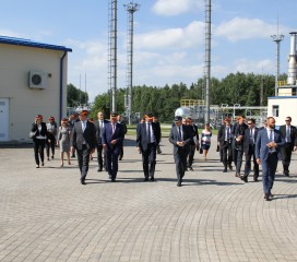 Augustā Inčukalna pazemes gāzes krātuvē viesojās Baltijas valstu premjerministri. Neformālā vizītē valstu delegācijas iepazinās ar Inčukalna pazemes gāzes krātuves priekšrocībām un tās lielo nozīmi Baltijas valstu dabasgāzes tirgū.